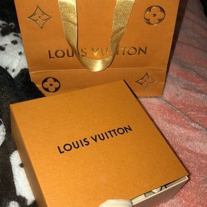 Louis Vuitton scarf